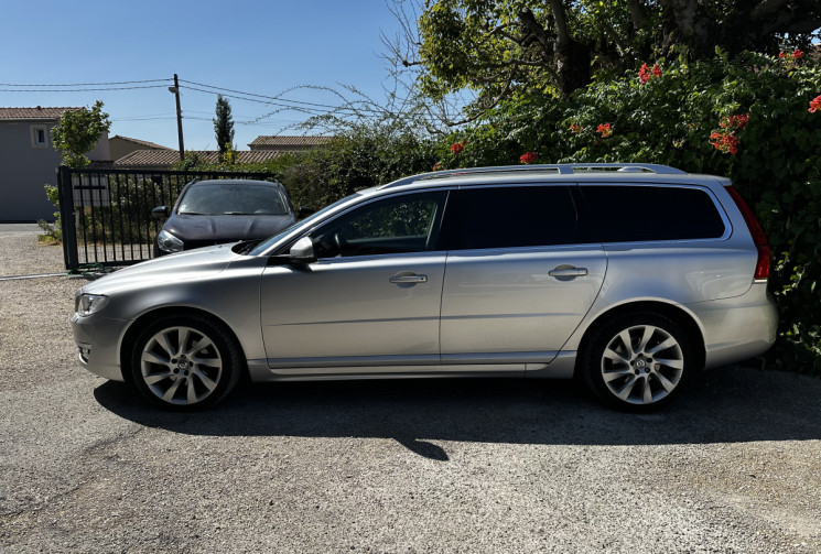 Volvo V70 III D4 181ch Summum Geartronic / Suivi entretien complet