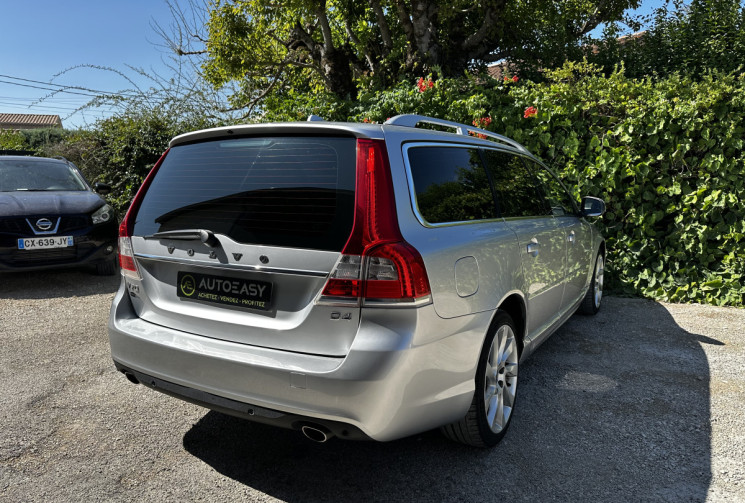 Volvo V70 III D4 181ch Summum Geartronic / Suivi entretien complet