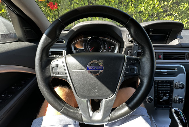 Volvo V70 III D4 181ch Summum Geartronic / Suivi entretien complet
