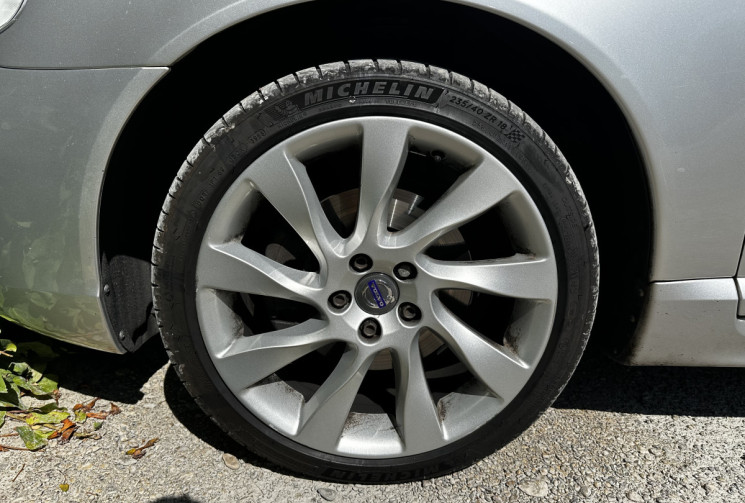 Volvo V70 III D4 181ch Summum Geartronic / Suivi entretien complet