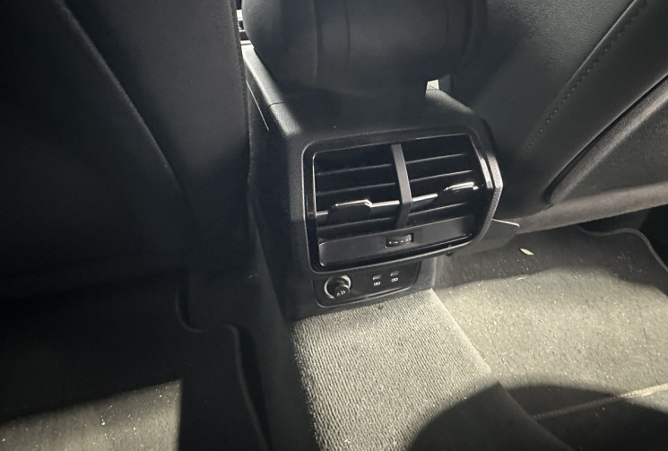Audi Q3 Sportback 1.5 TFSI 150 S line / Suivi Audi / CarPlay / Sièges chauff. / Caméra / Hayon élec