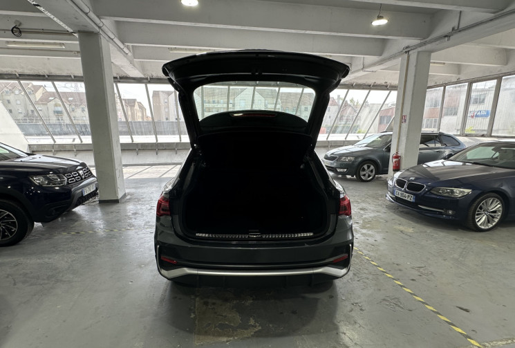 Audi Q3 Sportback 1.5 TFSI 150 S line / Suivi Audi / CarPlay / Sièges chauff. / Caméra / Hayon élec