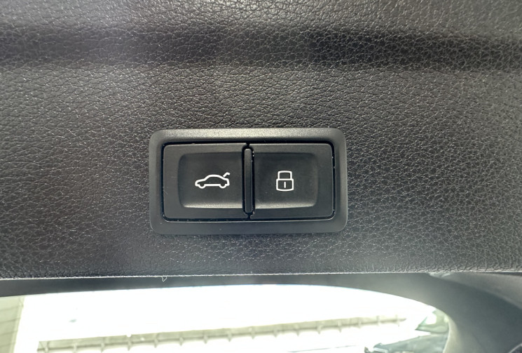 Audi Q3 Sportback 1.5 TFSI 150 S line / Suivi Audi / CarPlay / Sièges chauff. / Caméra / Hayon élec