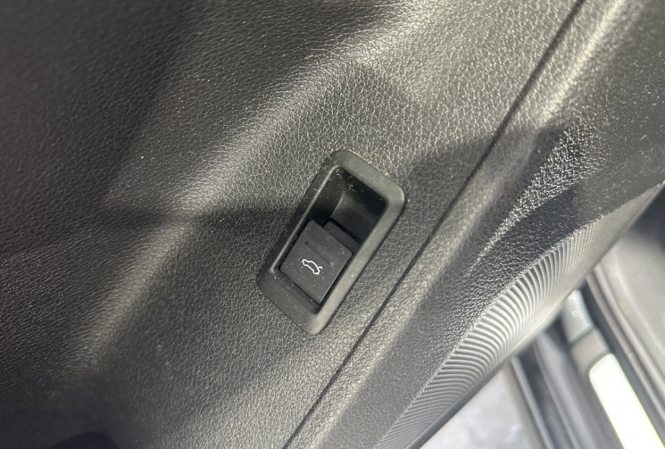 Audi Q3 Sportback 1.5 TFSI 150 S line / Suivi Audi / CarPlay / Sièges chauff. / Caméra / Hayon élec