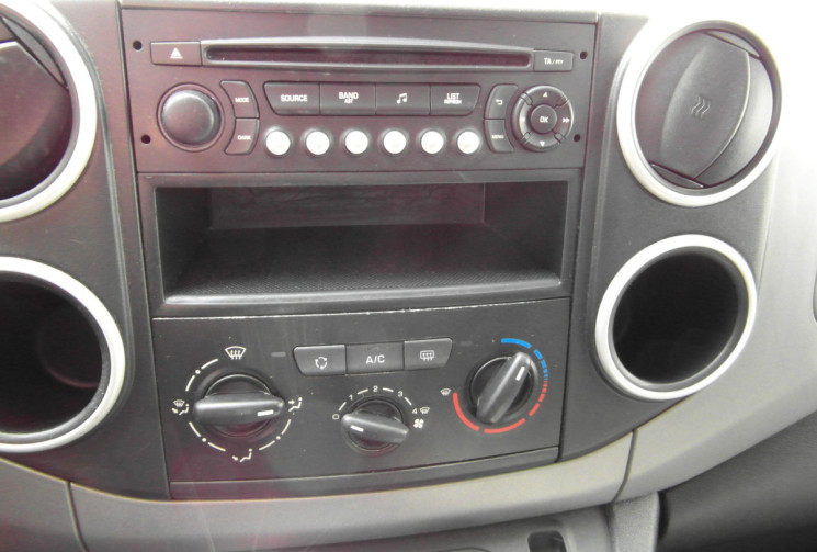 Citroën Berlingo HDI 100 FEEL TPMR 3 PLACES PLUS  1 FAUTEUIL