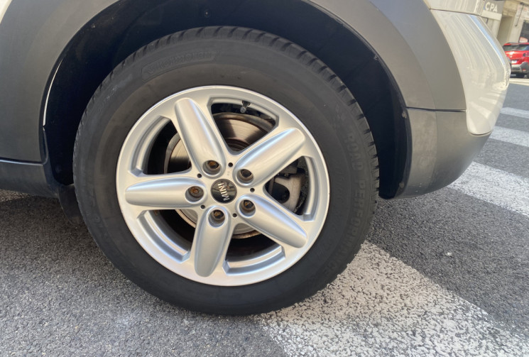Mini Countryman One1.4 i 98 CH Red Hot Chili cuir toit ouvrant 80000 kms