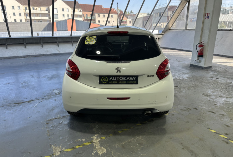 Peugeot 208  1.2 Puretech 82 ALLURE /Courroie à 139000km /Toit Pano /Cuir /Régulateur /Bluetooth