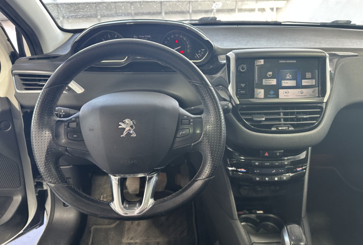 Peugeot 208  1.2 Puretech 82 ALLURE /Courroie à 139000km /Toit Pano /Cuir /Régulateur /Bluetooth