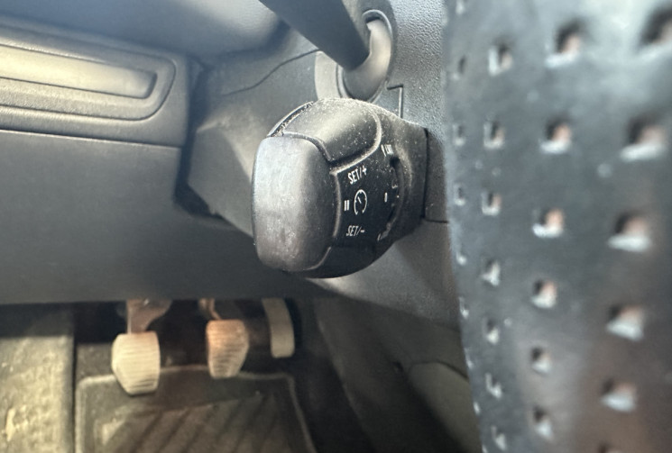 Peugeot 208  1.2 Puretech 82 ALLURE /Courroie à 139000km /Toit Pano /Cuir /Régulateur /Bluetooth