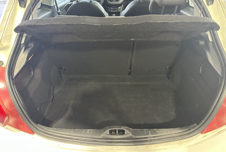 Peugeot 208  1.2 Puretech 82 ALLURE /Courroie à 139000km /Toit Pano /Cuir /Régulateur /Bluetooth