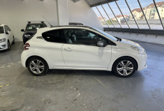 Peugeot 208  1.2 Puretech 82 ALLURE /Courroie à 139000km /Toit Pano /Cuir /Régulateur /Bluetooth