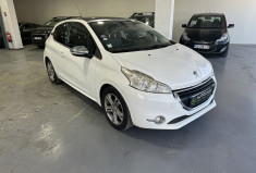 Peugeot 208  1.2 Puretech 82 ALLURE /Courroie à 139000km /Toit Pano /Cuir /Régulateur /Bluetooth