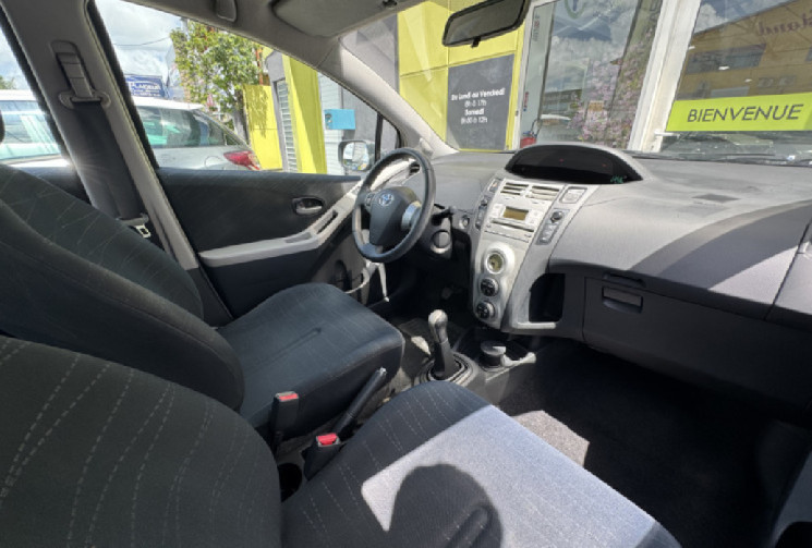 Toyota Yaris  II 5 portes 1.3 VVTi 87 cv // Moteur à Chaine // peu kilométrée