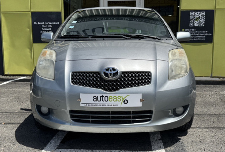 Toyota Yaris  II 5 portes 1.3 VVTi 87 cv // Moteur à Chaine // peu kilométrée