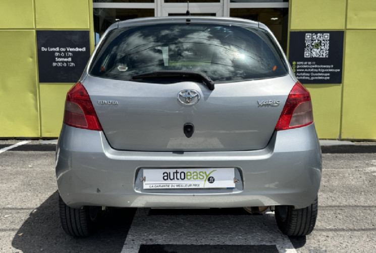 Toyota Yaris  II 5 portes 1.3 VVTi 87 cv // Moteur à Chaine // peu kilométrée