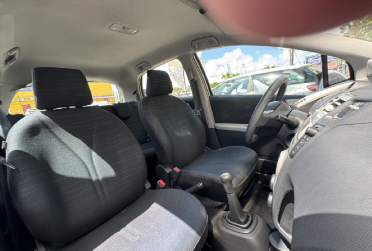 Toyota Yaris  II 5 portes 1.3 VVTi 87 cv // Moteur à Chaine // peu kilométrée