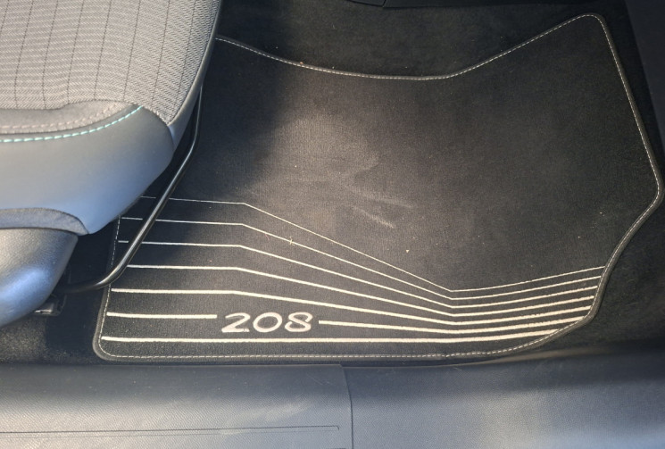 Peugeot 208 II (P21) 1.2 PURETECH 100 ALLURE PACK / ENTRETIEN A JOUR 