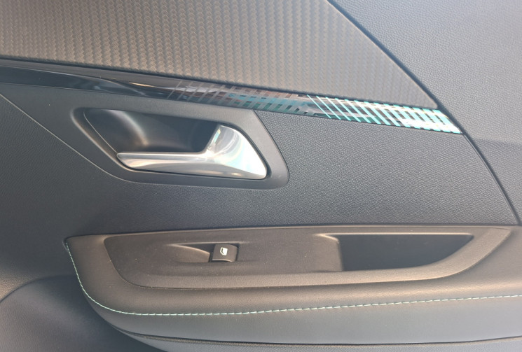 Peugeot 208 II (P21) 1.2 PURETECH 100 ALLURE PACK / ENTRETIEN A JOUR 