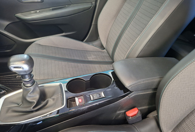 Peugeot 208 II (P21) 1.2 PURETECH 100 ALLURE PACK / ENTRETIEN A JOUR 