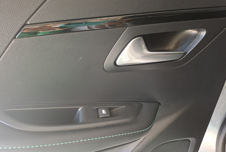 Peugeot 208 II (P21) 1.2 PURETECH 100 ALLURE PACK / ENTRETIEN A JOUR 