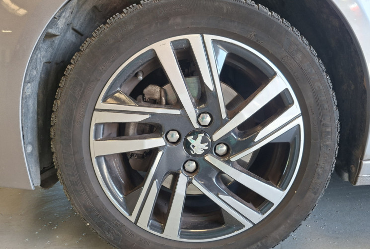 Peugeot 208 II (P21) 1.2 PURETECH 100 ALLURE PACK / ENTRETIEN A JOUR 