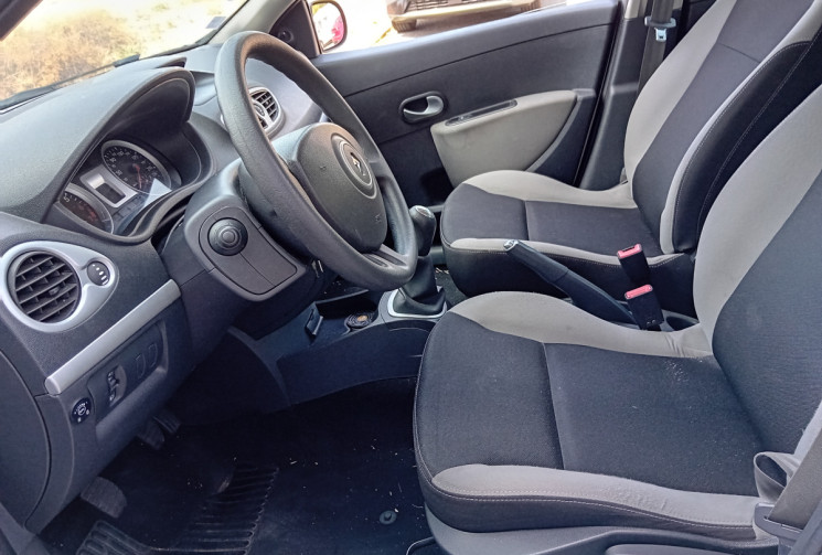 Renault Clio III 1.2 16V 75CH  5P