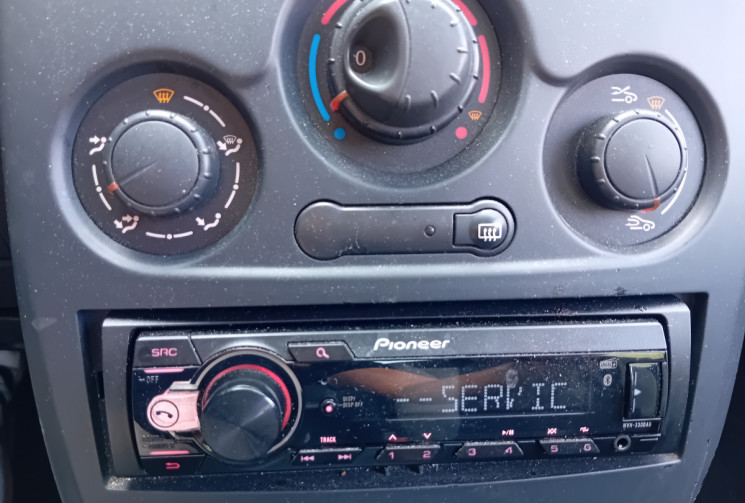 Renault Clio III 1.2 16V 75CH  5P