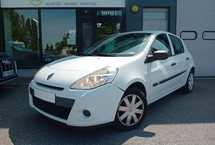 Renault Clio III 1.2 16V 75CH  5P