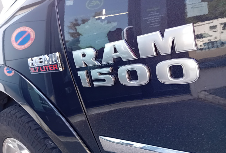 Dodge RAM 5.7 HEMI LARAMI 