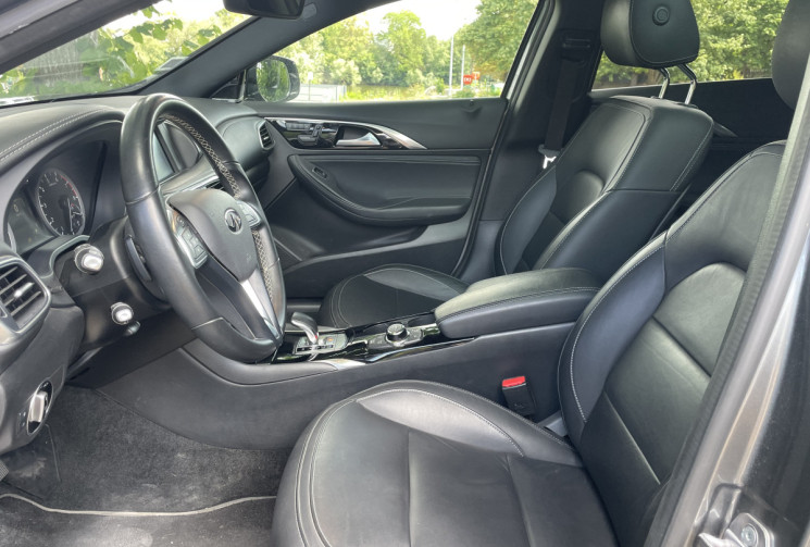  INFINITI QX30 2.0 T LUXE TECH 211 / AWD / BOITE AUTO / TOIT PANORAMIQUE / TVA RECUPERABLE