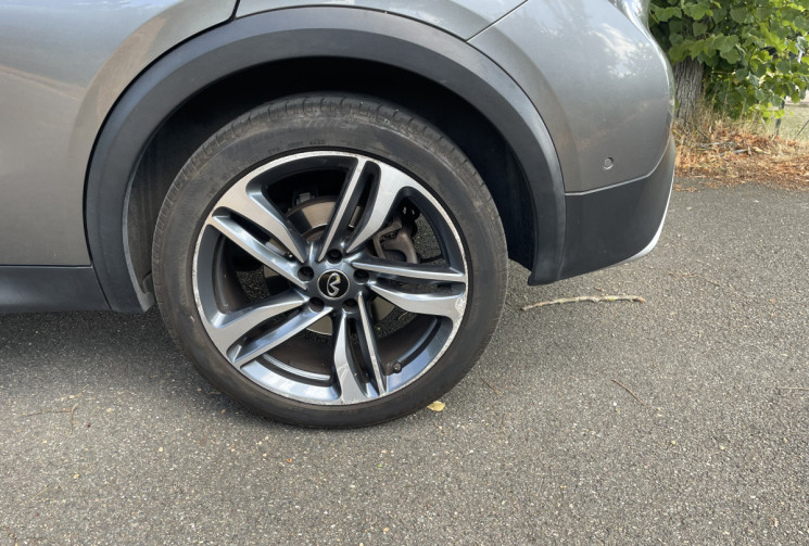  INFINITI QX30 2.0 T LUXE TECH 211 / AWD / BOITE AUTO / TOIT PANORAMIQUE / TVA RECUPERABLE