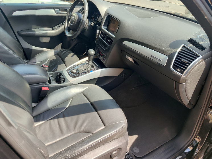Audi Q5 // 3.0 // V6 // 240 TDI // AVUS / FRANCAIS 
