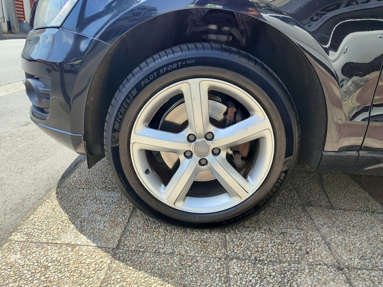 Audi Q5 // 3.0 // V6 // 240 TDI // AVUS / FRANCAIS 