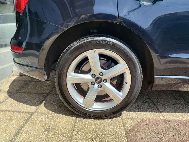 Audi Q5 // 3.0 // V6 // 240 TDI // AVUS / FRANCAIS 