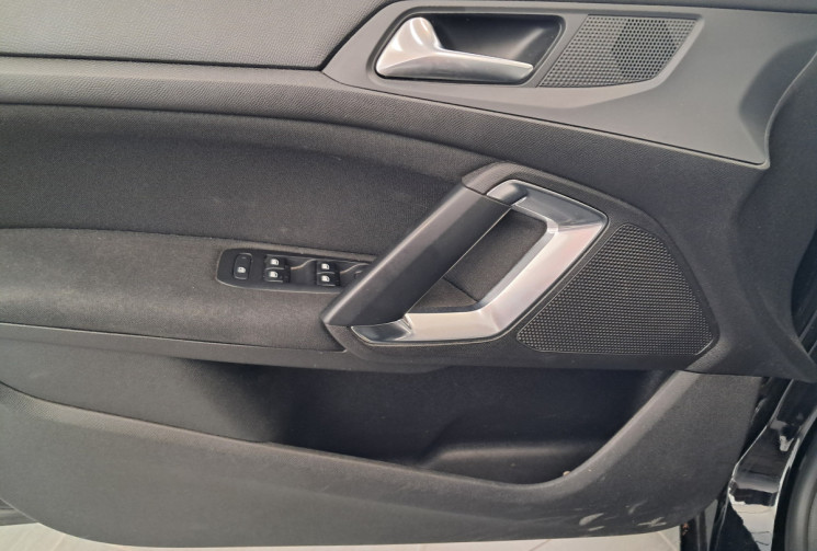 Peugeot 308  1.6 BlueHDi 100 STYLE - SUIVI ENTRETIEN - DISTRI NEUVE 