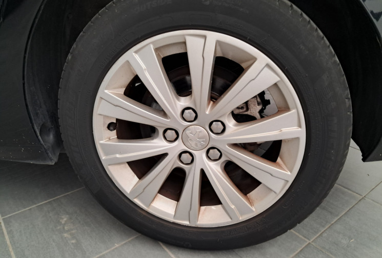 Peugeot 308  1.6 BlueHDi 100 STYLE - SUIVI ENTRETIEN - DISTRI NEUVE 