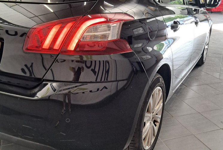 Peugeot 308  1.6 BlueHDi 100 STYLE - SUIVI ENTRETIEN - DISTRI NEUVE 