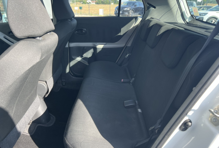 Toyota Yaris 5 portes 1.0 VVTi 68 cv 