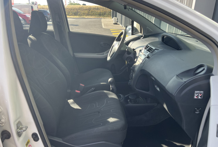 Toyota Yaris 5 portes 1.0 VVTi 68 cv 