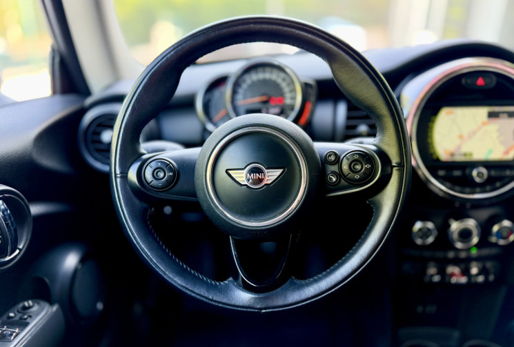 Mini Mini (F56) 3 Portes One 1.5 i 12V 102 cv SALT * DOSSIER ENTRETIEN * CT OK * GARANTIE 6 MOIS