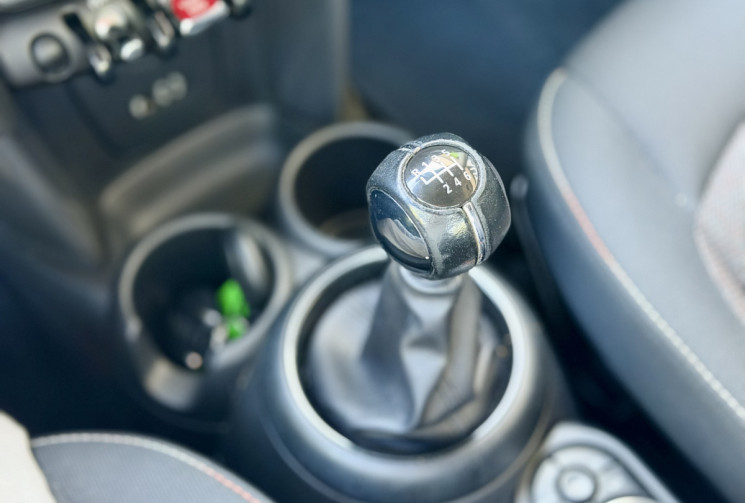 Mini Mini (F56) 3 Portes One 1.5 i 12V 102 cv SALT * DOSSIER ENTRETIEN * CT OK * GARANTIE 6 MOIS