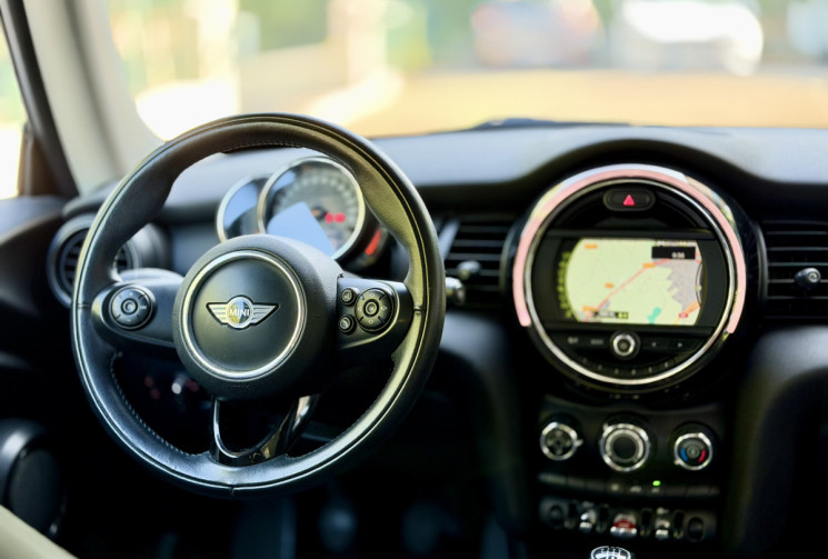Mini Mini (F56) 3 Portes One 1.5 i 12V 102 cv SALT * DOSSIER ENTRETIEN * CT OK * GARANTIE 6 MOIS