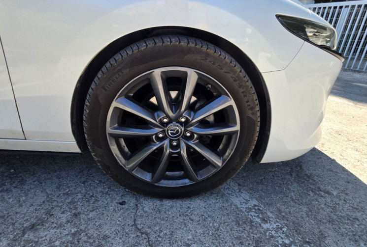 Mazda 3 2.0 Skyactiv-X M-Hybrid 120 / Caméra 360 / Carplay 
