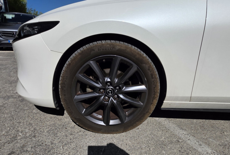 Mazda 3 2.0 Skyactiv-X M-Hybrid 120 / Caméra 360 / Carplay 