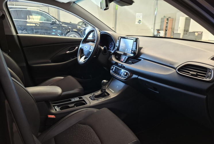 Hyundai i30 III FASTBACK SPORT 1.4 T-GDi  140 16V DCT7 S&S 14 Boîte auto / ENTRETIEN A JOUR