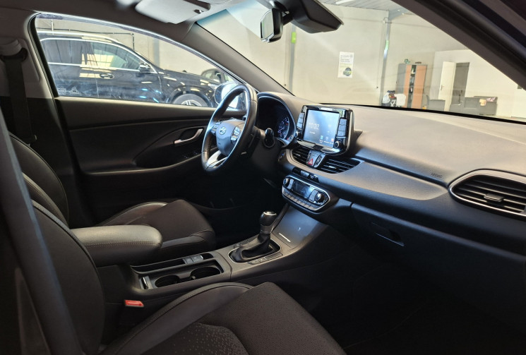 Hyundai i30 III FASTBACK SPORT 1.4 T-GDi  140 16V DCT7 S&S 14 Boîte auto / ENTRETIEN A JOUR