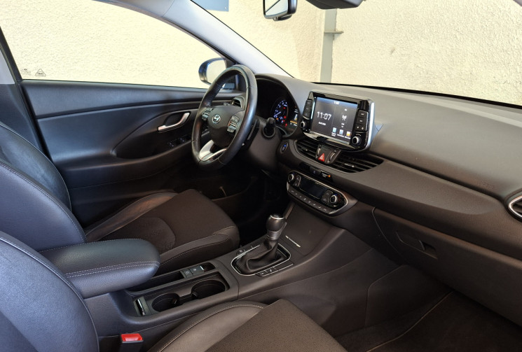 Hyundai i30 III FASTBACK SPORT 1.4 T-GDi  140 16V DCT7 S&S 14 Boîte auto / ENTRETIEN A JOUR