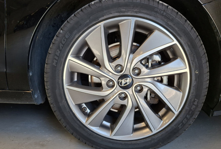 Hyundai i30 III FASTBACK SPORT 1.4 T-GDi  140 16V DCT7 S&S 14 Boîte auto / ENTRETIEN A JOUR