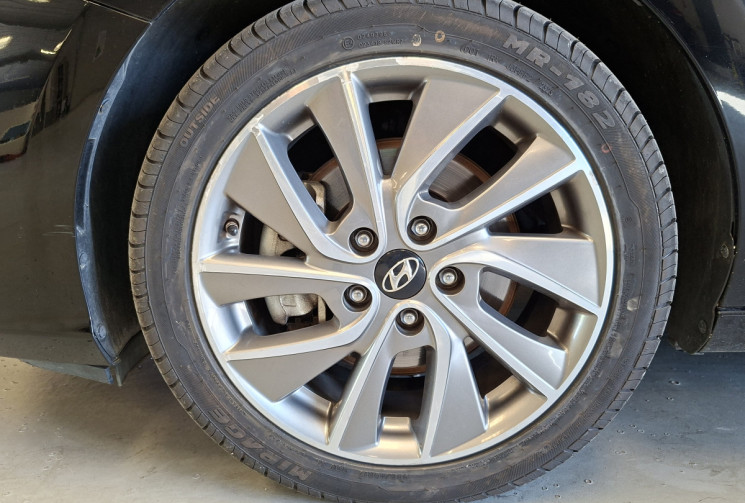 Hyundai i30 III FASTBACK SPORT 1.4 T-GDi  140 16V DCT7 S&S 14 Boîte auto / ENTRETIEN A JOUR