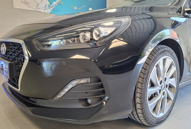 Hyundai i30 III FASTBACK SPORT 1.4 T-GDi  140 16V DCT7 S&S 14 Boîte auto / ENTRETIEN A JOUR